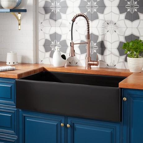 33" Torun Fireclay Farmhouse Sink - Matte Black