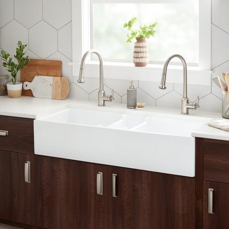 47" Tethra Triple-Bowl Fireclay Farmhouse Kitchen Sink - White